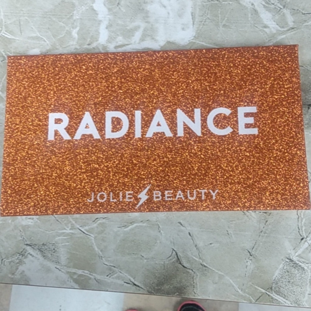 Jolie's beauty radiance eyeshadow pallet